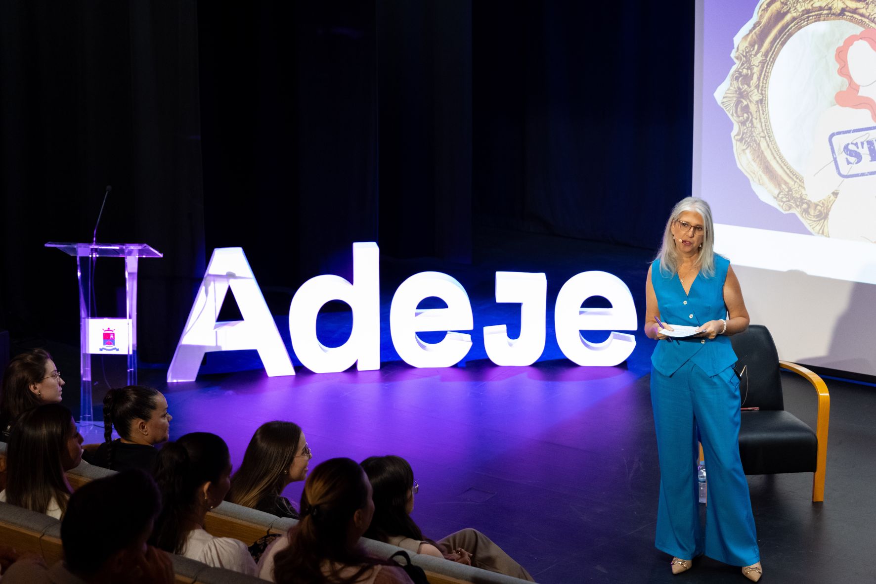 Maestra de ceremonias Auditorio Adeje